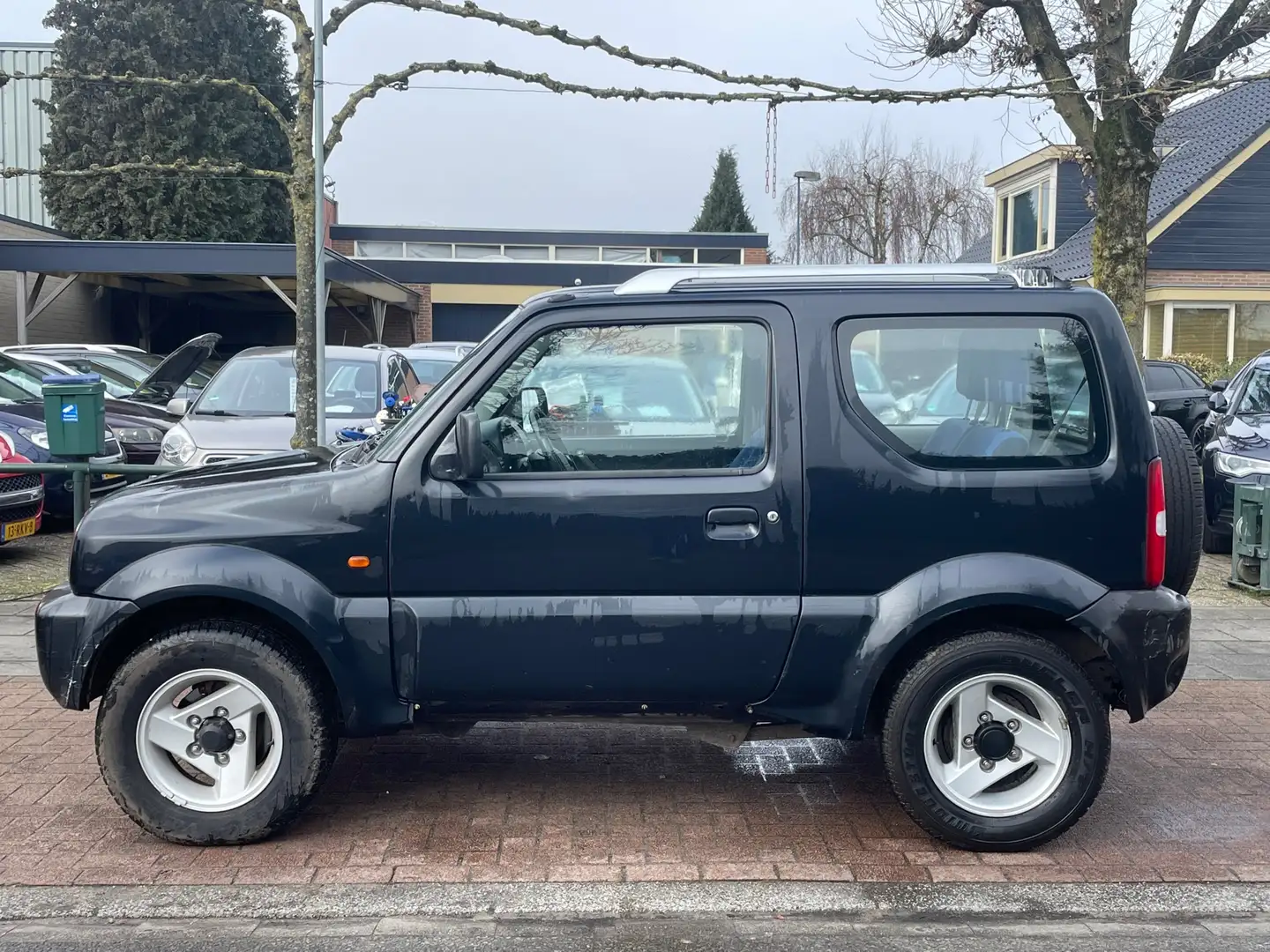 Suzuki Jimny 1.3 Freestyle* 4x4! Schwarz - 2