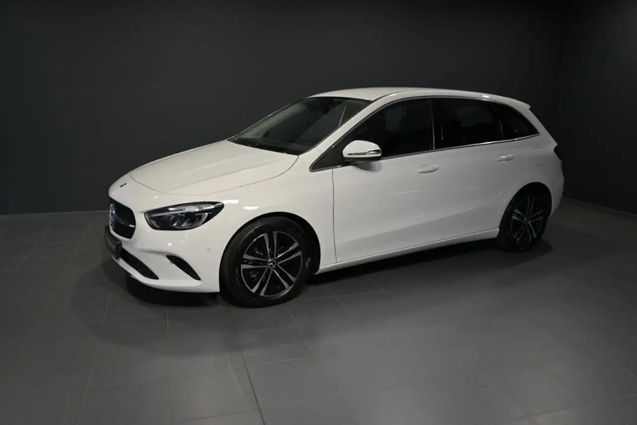 Mercedes-Benz B 180