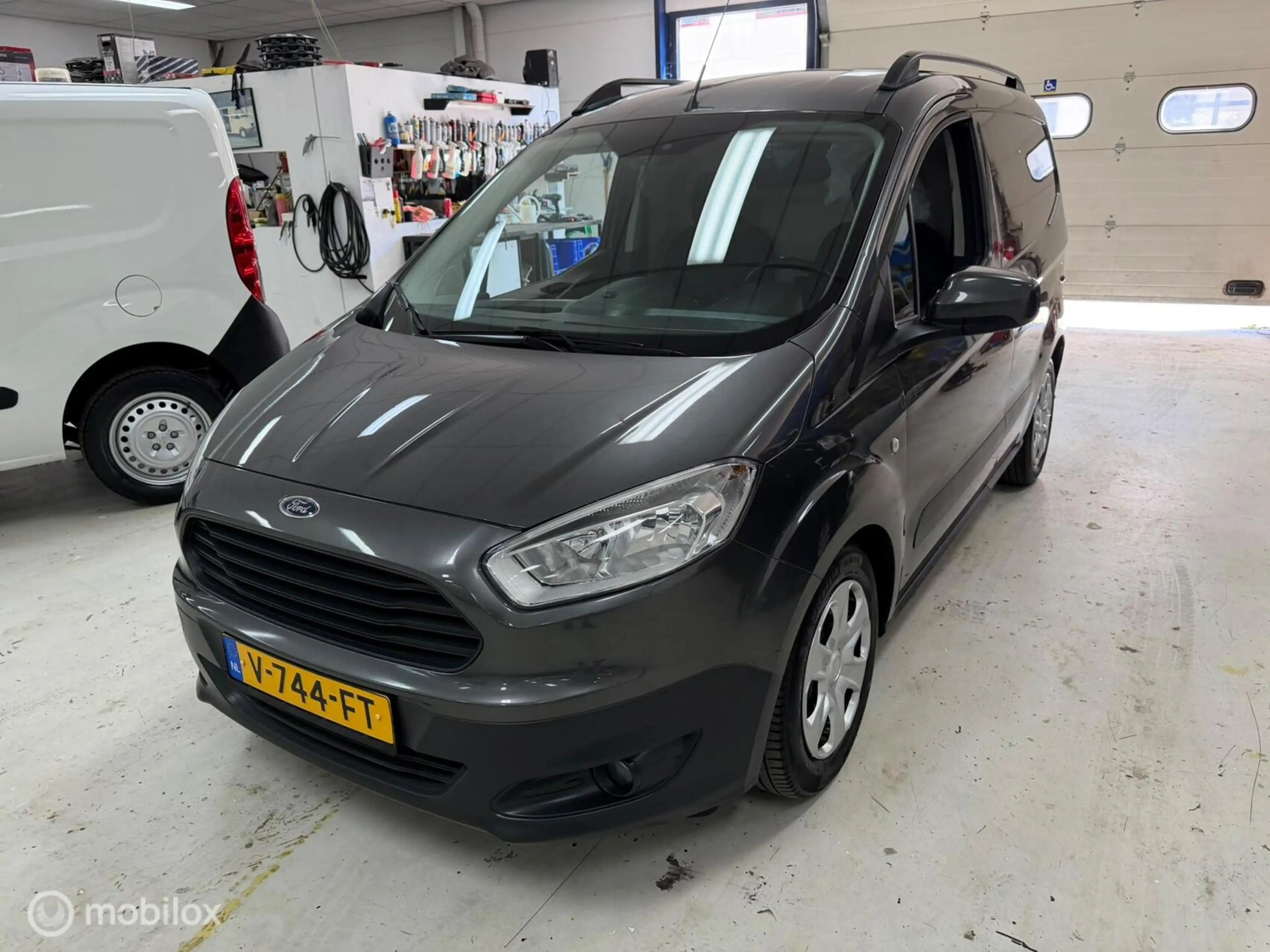 Ford Transit Courier 1.5 TDCI Airco Cruise — photo 2