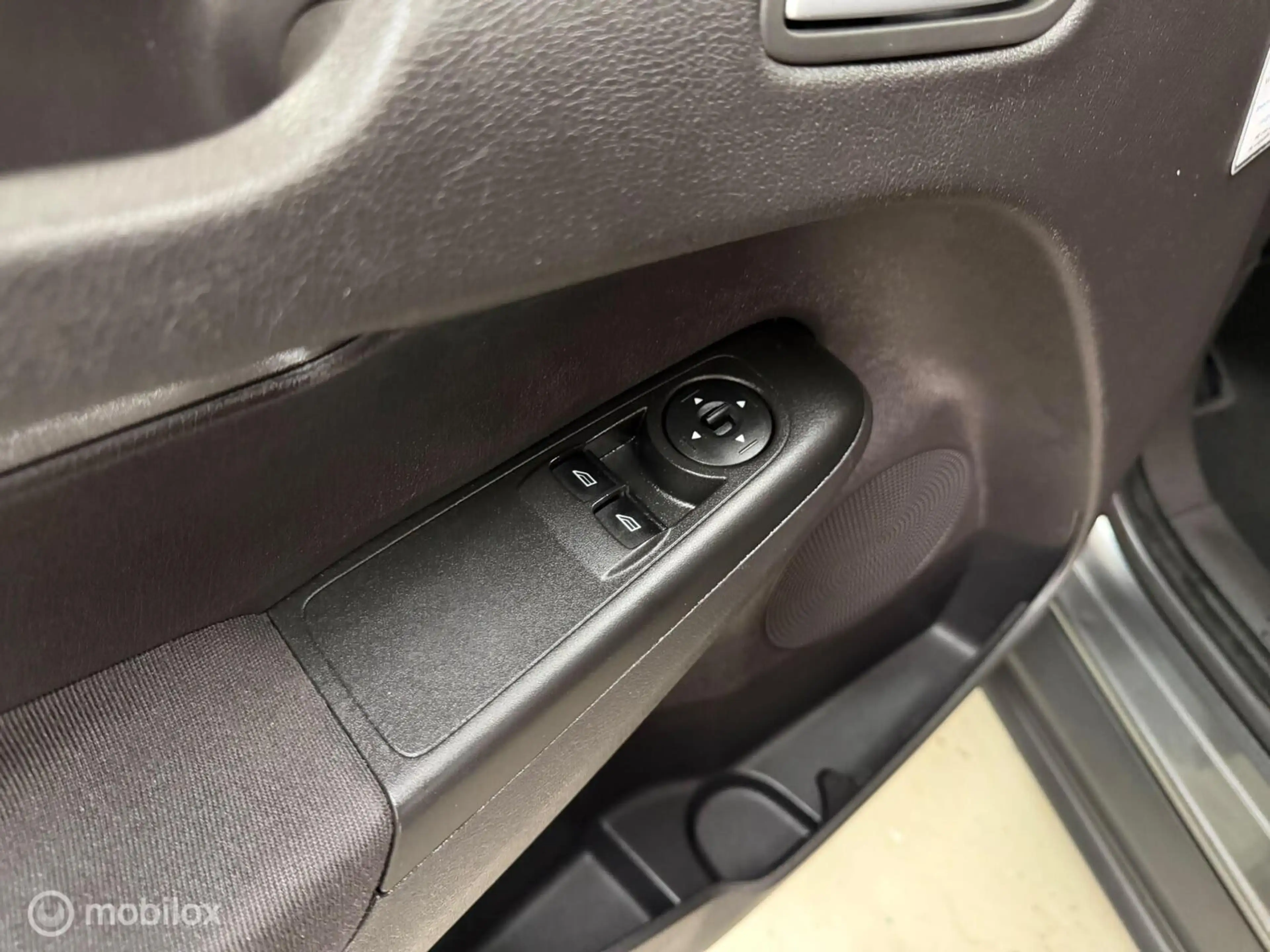 Ford Transit Courier 1.5 TDCI Airco Cruise — photo 9