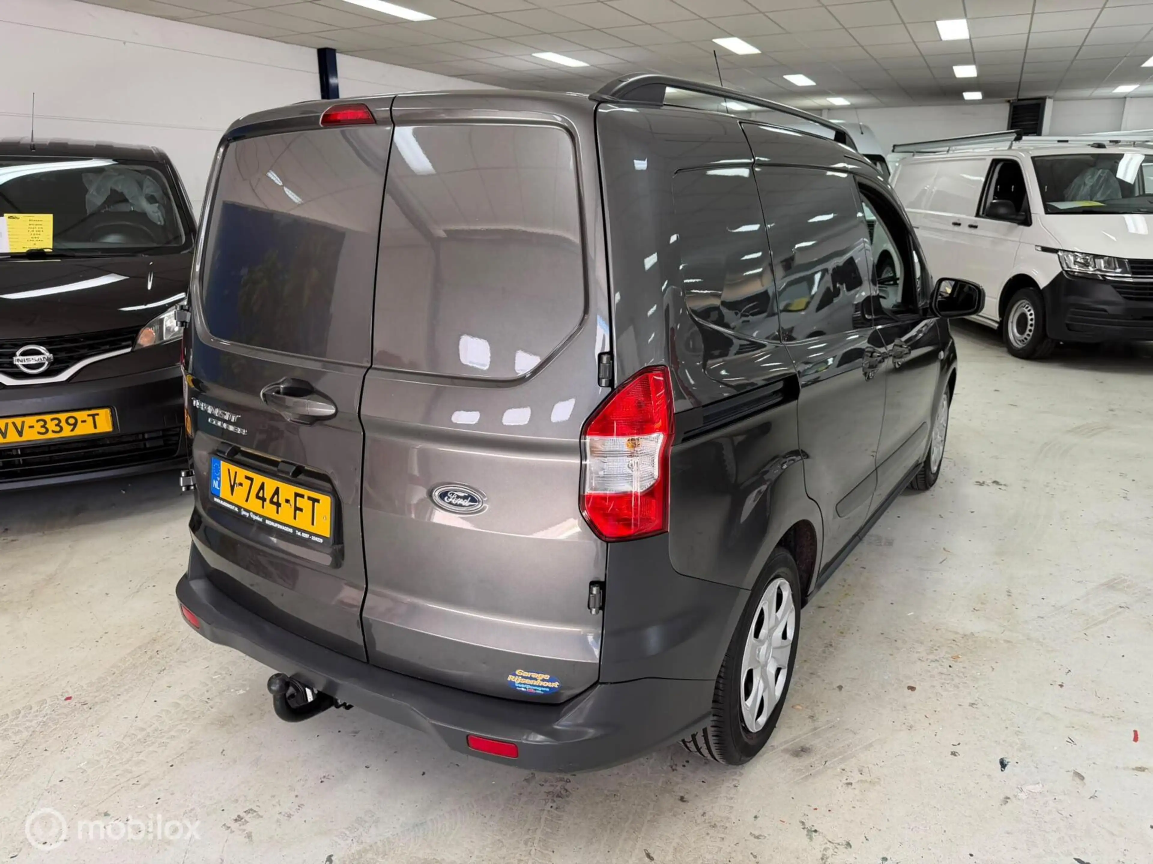 Ford Transit Courier 1.5 TDCI Airco Cruise — photo 3