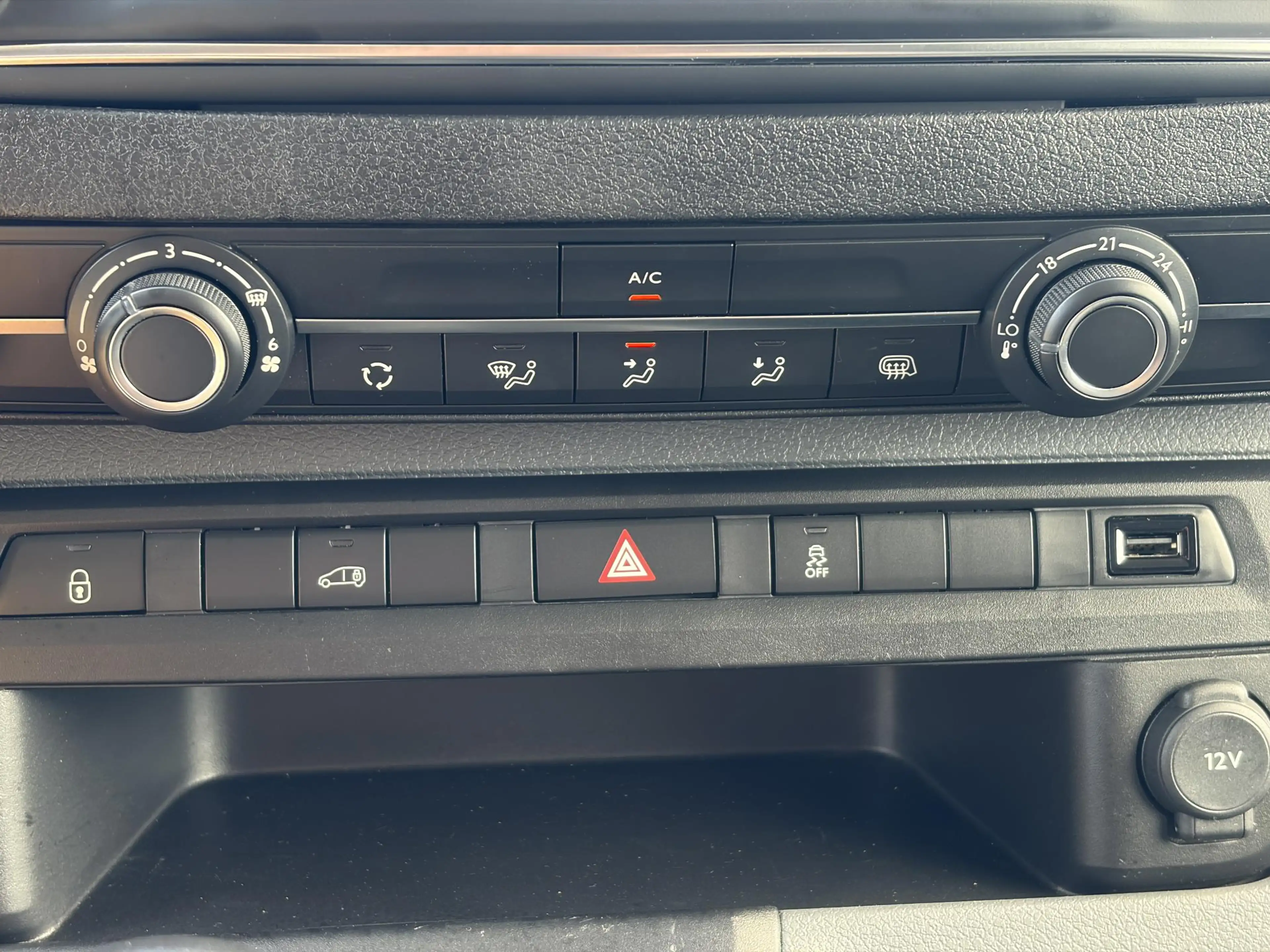 Citroen Jumpy 1.6 BlueHDI 95 XS*HAAK*CRUISE*A/C*NAVI*CAM*PDC* — photo 12