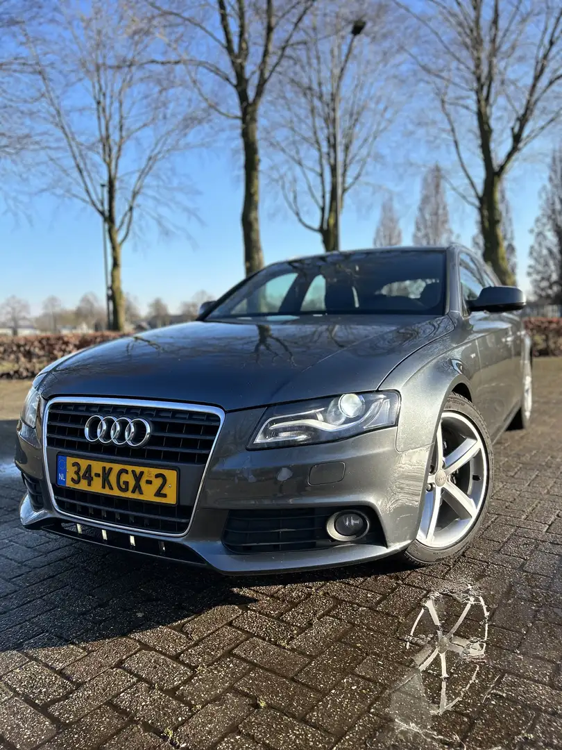 Audi A4 1.8 TFSI S-line edition Grijs - 1