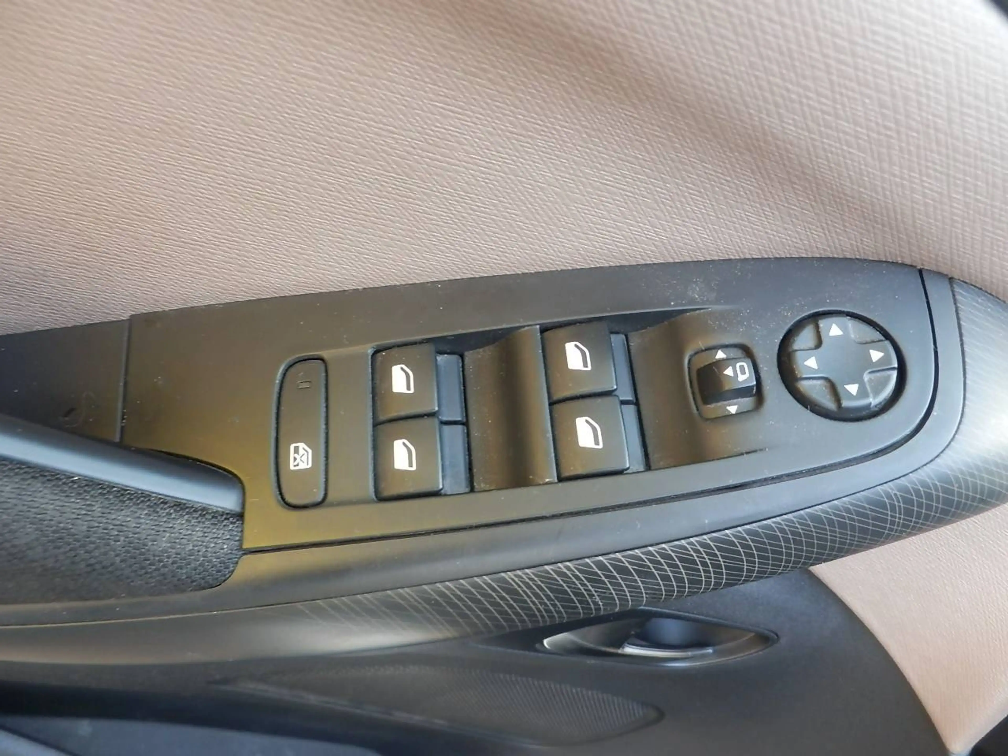 Citroen Grand C4 Picasso BHDI 120 Intensiv — photo 15