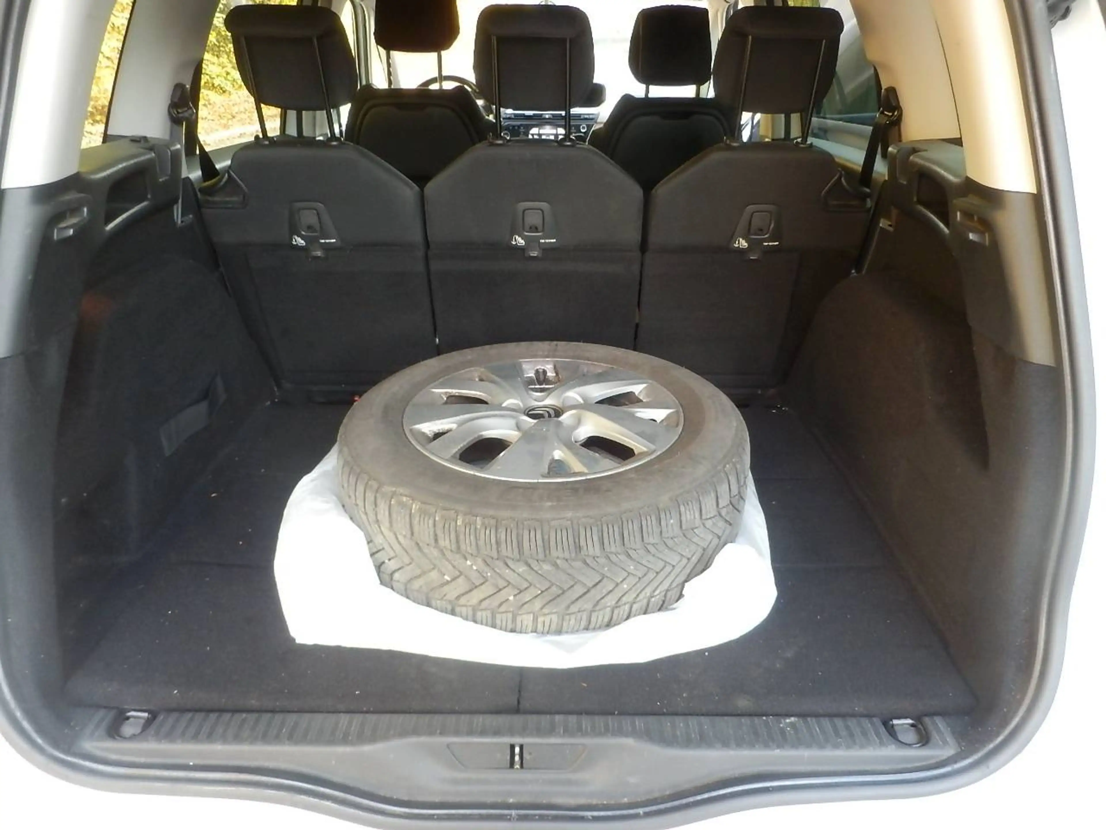 Citroen Grand C4 Picasso BHDI 120 Intensiv — photo 14