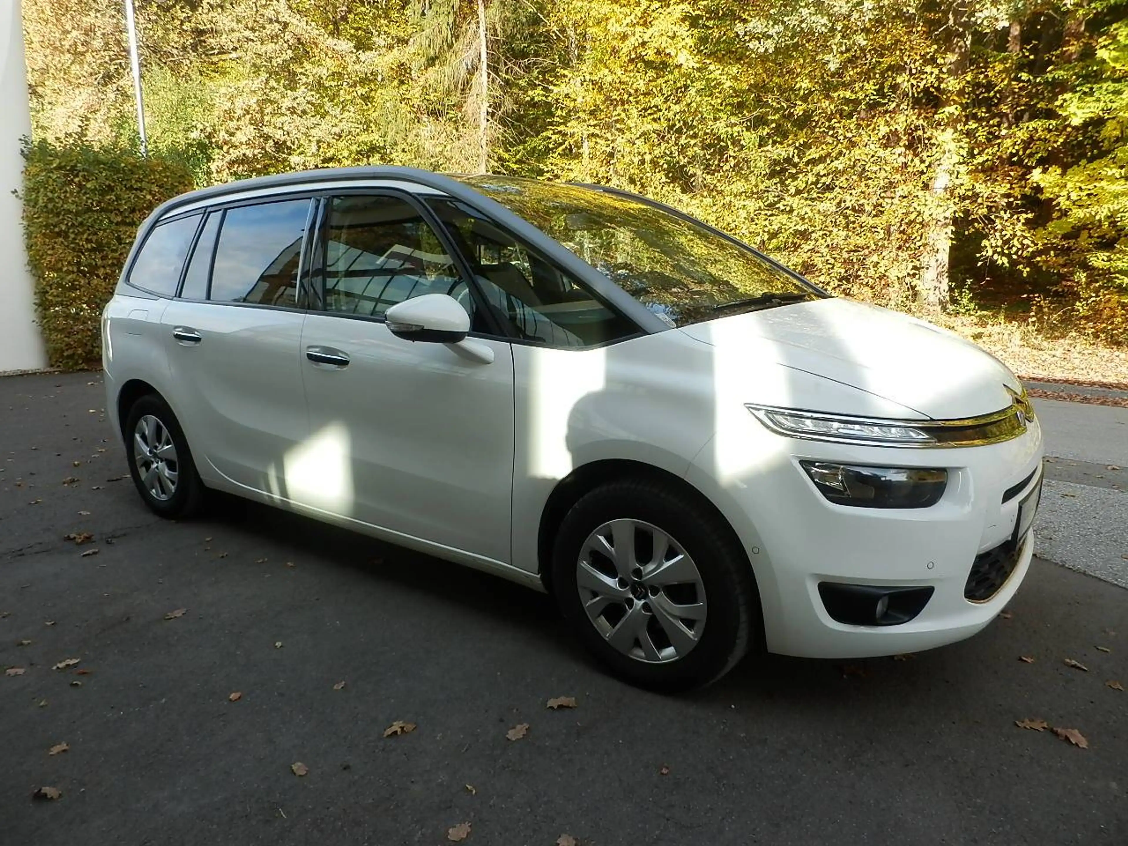 Citroen Grand C4 Picasso BHDI 120 Intensiv — photo 9