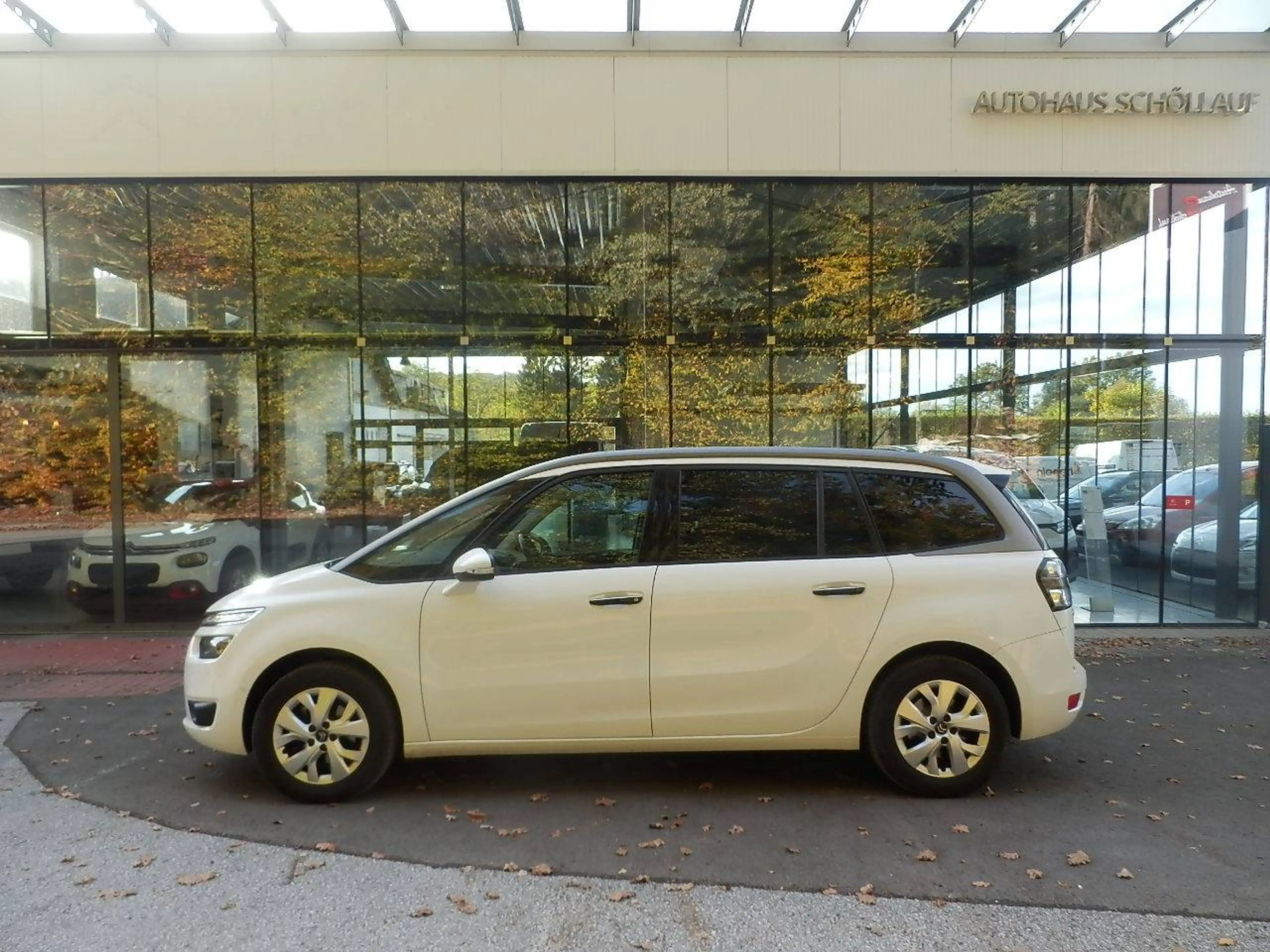 Citroen Grand C4 Picasso BHDI 120 Intensiv — photo 4