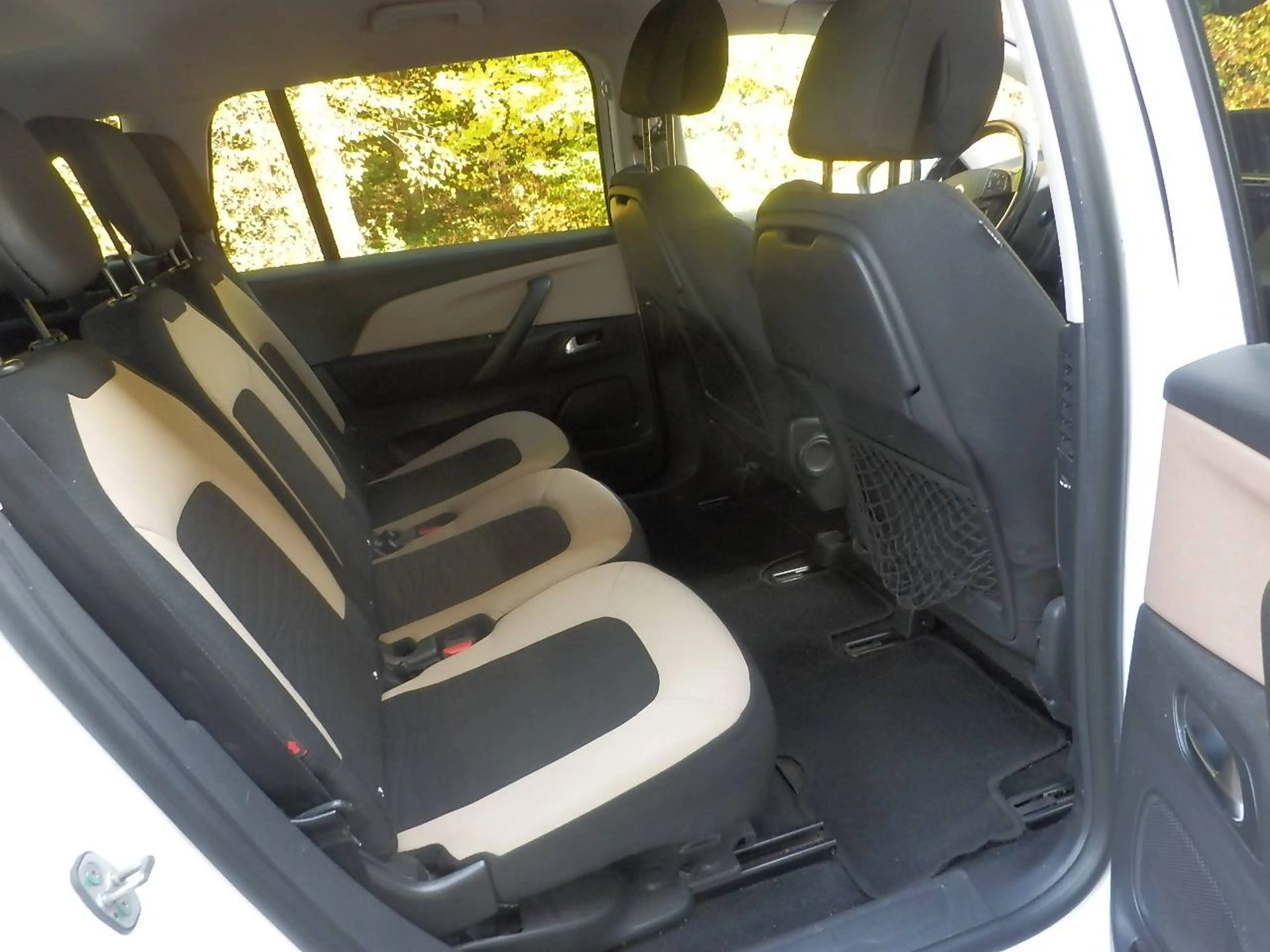 Citroen Grand C4 Picasso BHDI 120 Intensiv — photo 12