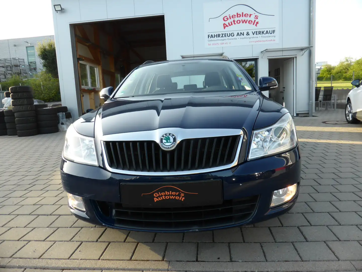Skoda Octavia Ambiente/Klima/8 fach bereift/Tüv 03-26/Euro5 Blau - 1