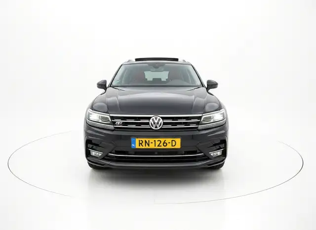 Volkswagen Tiguan view 5