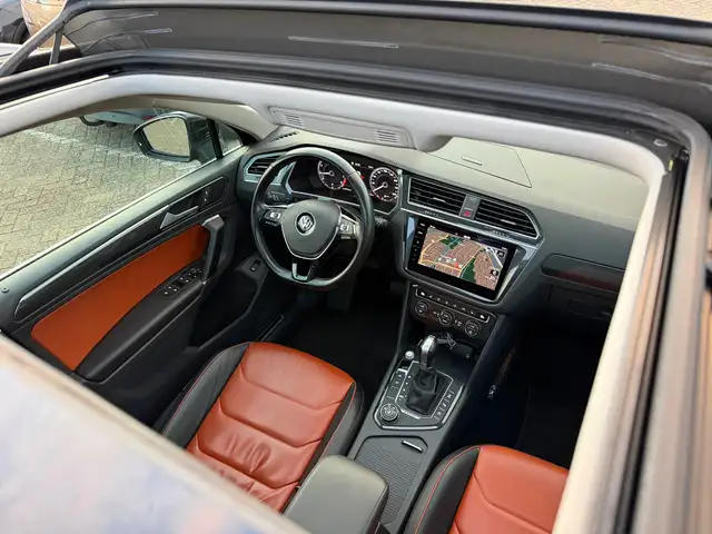 Volkswagen Tiguan view 2