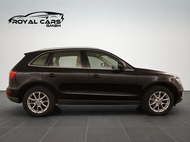 Audi Q5 view 8