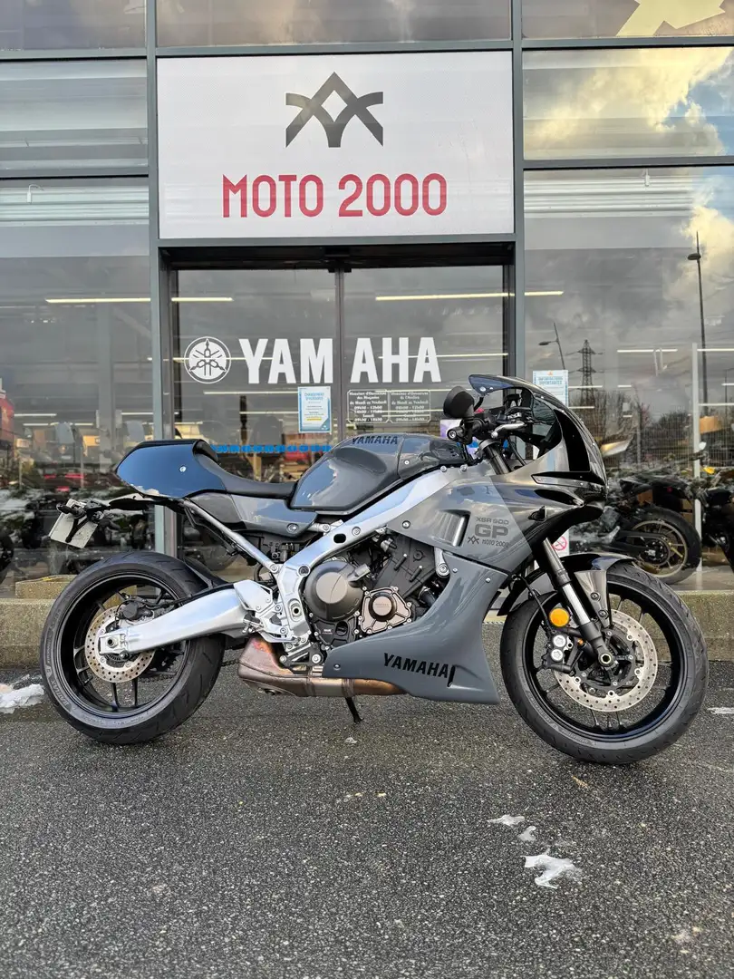 Yamaha XSR 900 Чорний - 1