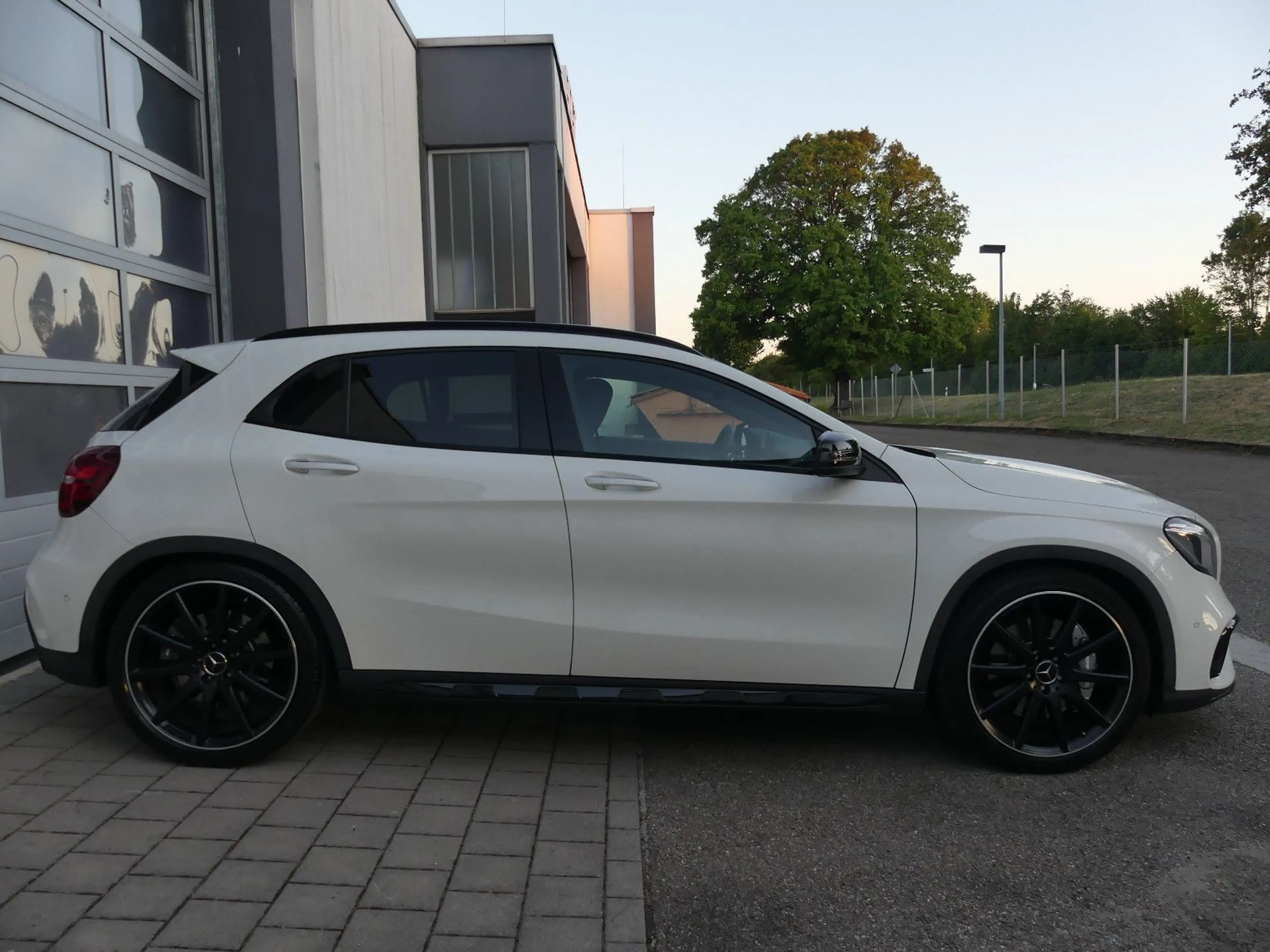 Mercedes-Benz GLA 45 AMG 4M Driver's/ Perf.AGA/Pano/H&K/Kamera — photo 8
