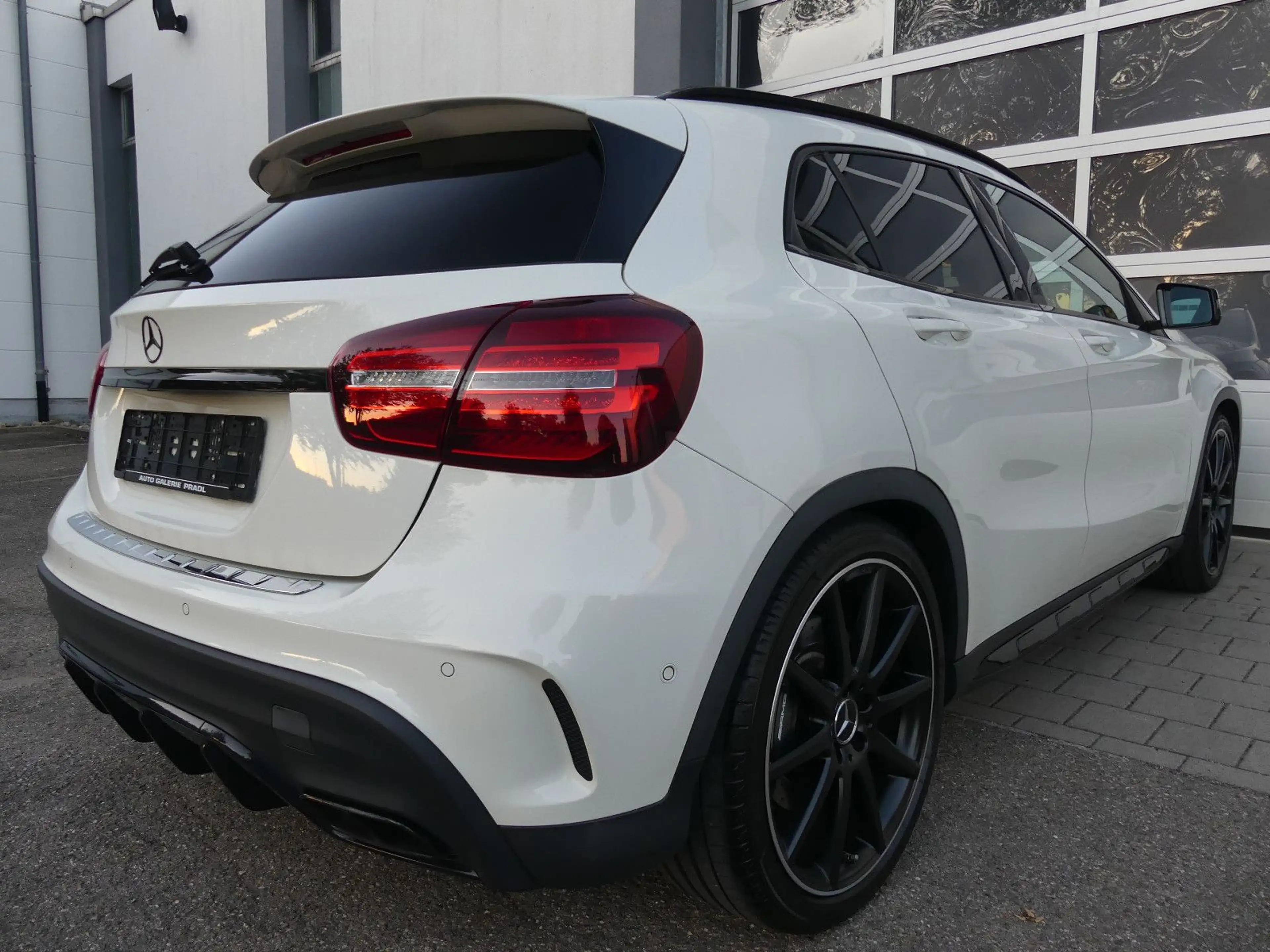 Mercedes-Benz GLA 45 AMG 4M Driver's/ Perf.AGA/Pano/H&K/Kamera — photo 5
