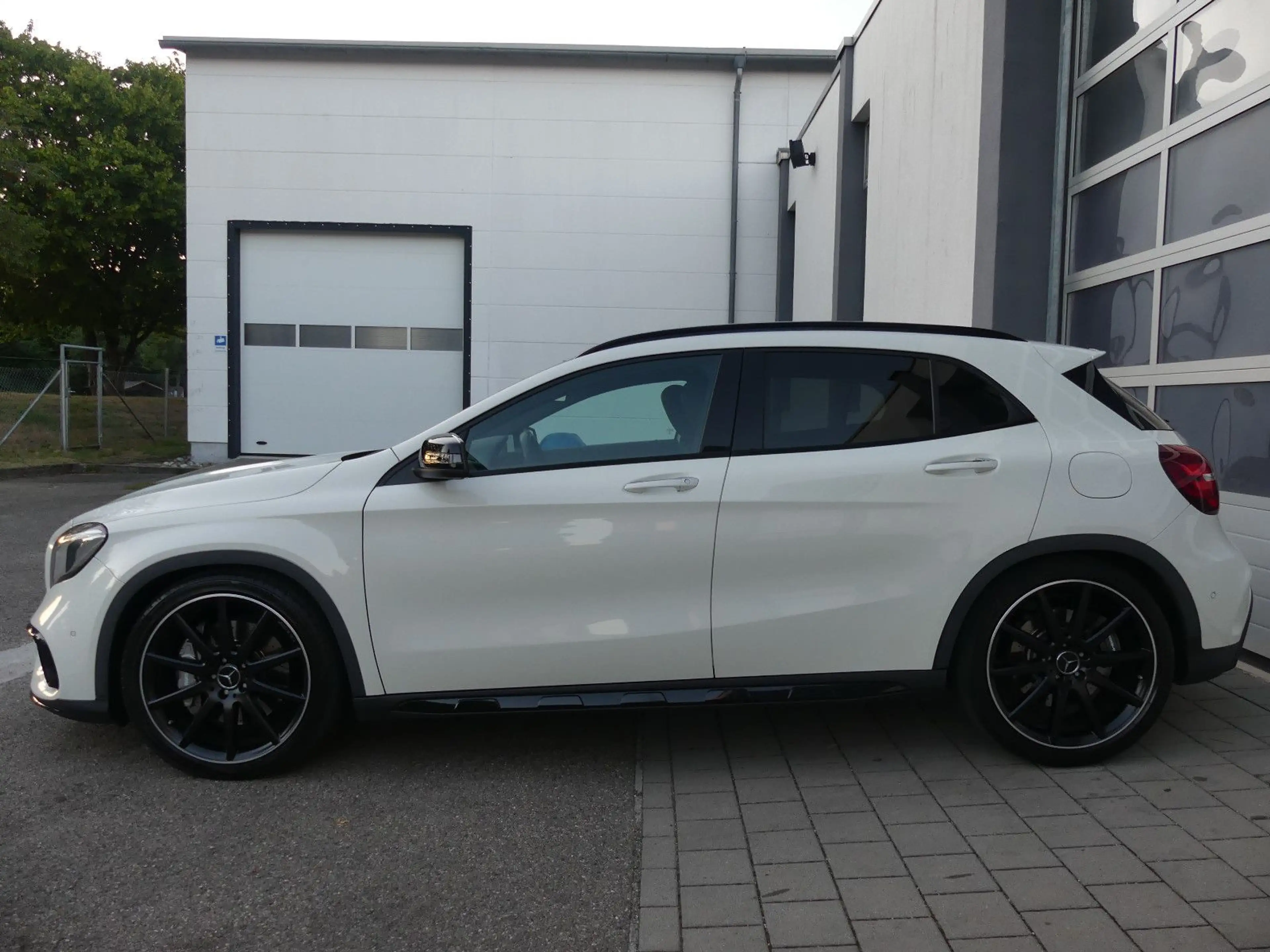 Mercedes-Benz GLA 45 AMG 4M Driver's/ Perf.AGA/Pano/H&K/Kamera — photo 4