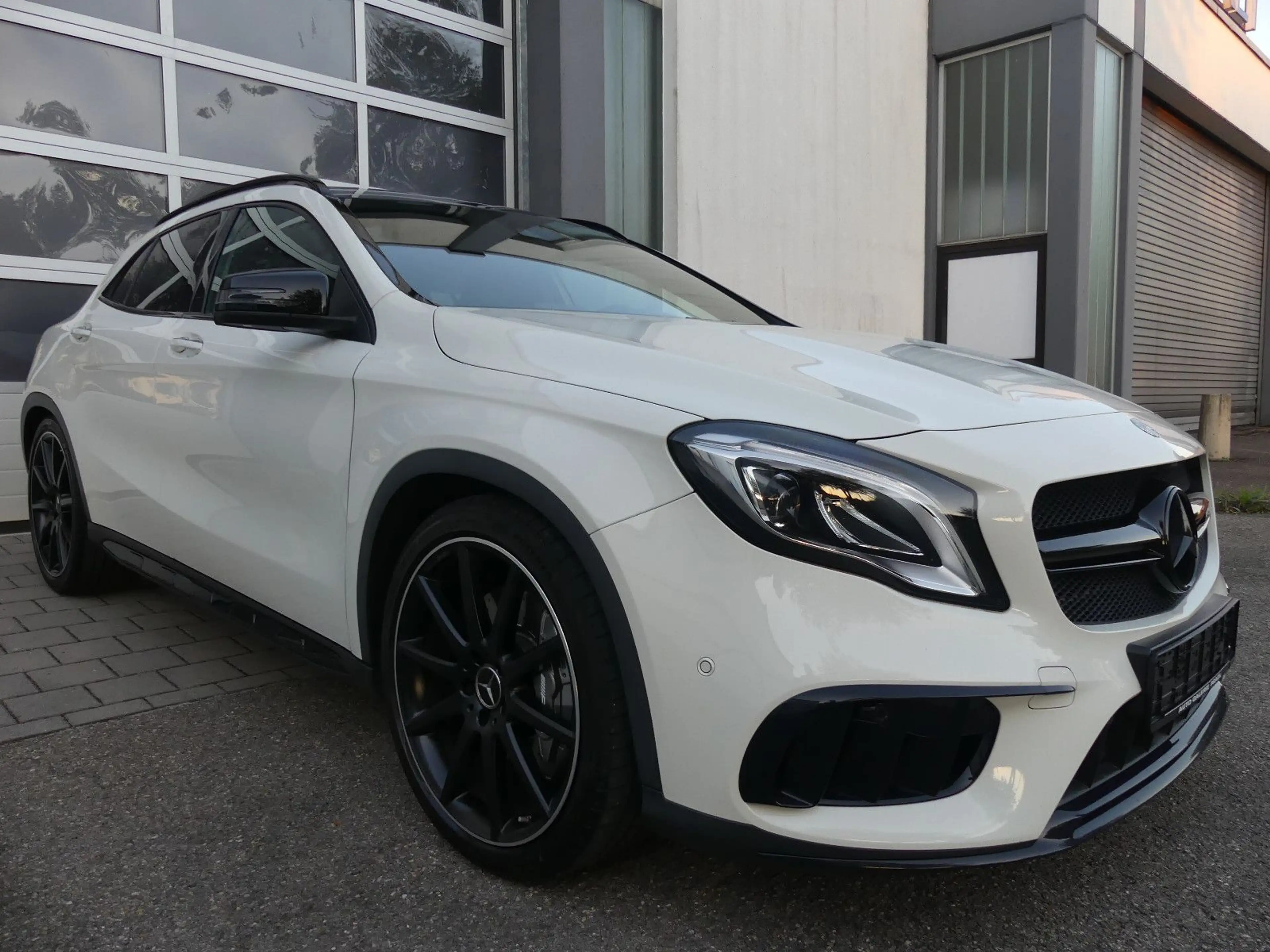 Mercedes-Benz GLA 45 AMG 4M Driver's/ Perf.AGA/Pano/H&K/Kamera — photo 3