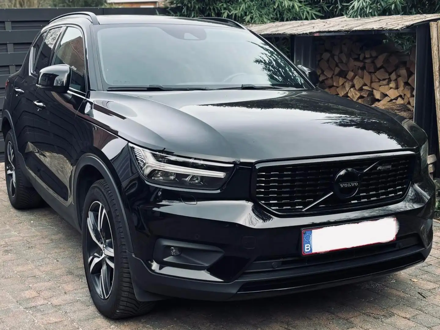 Volvo XC40 XC40 1.5 T3 R-Design Zwart - 1