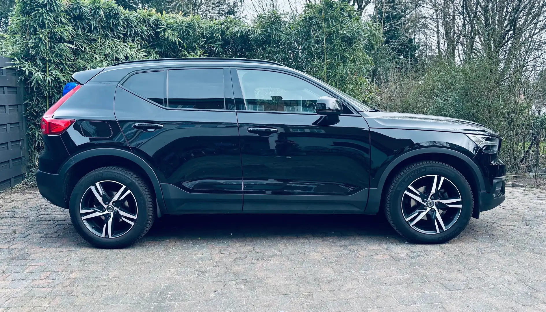 Volvo XC40 XC40 1.5 T3 R-Design Zwart - 2