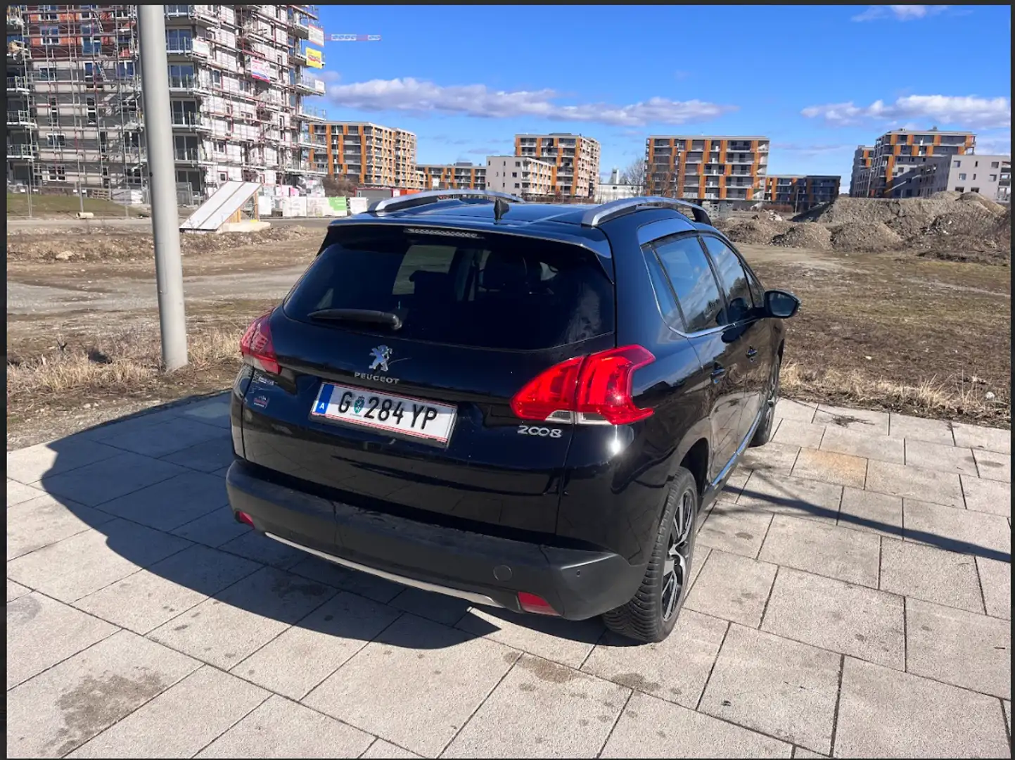 Peugeot 2008 2008 1,6 BHDI Allure Allure Schwarz - 2