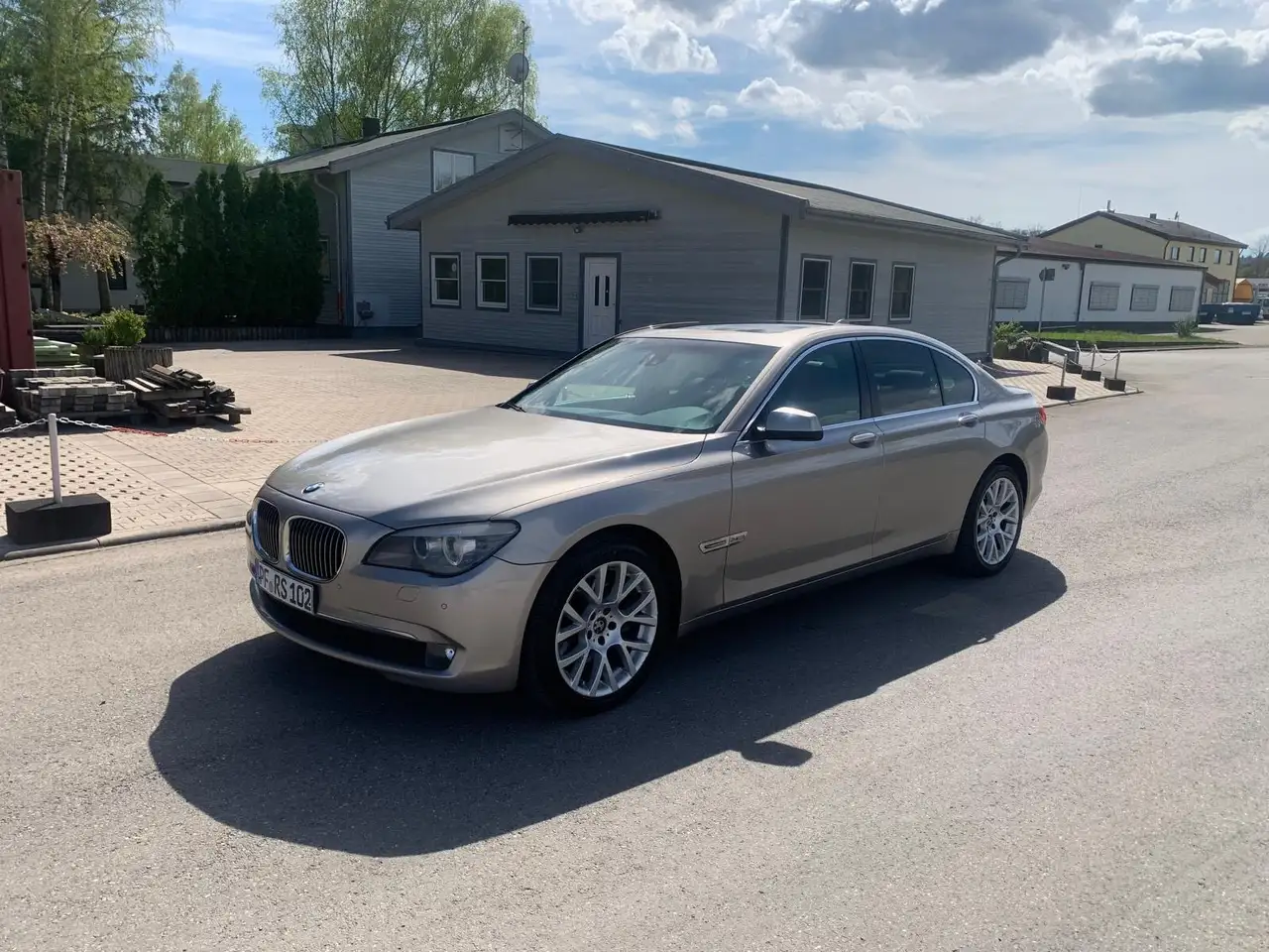 BMW 740