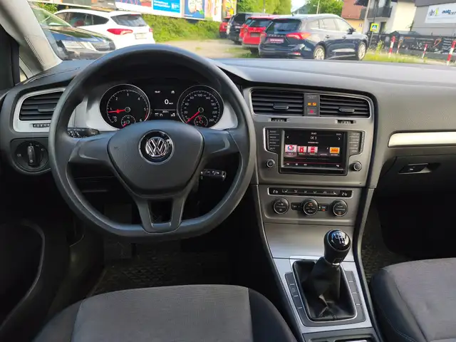 Volkswagen Golf view 14