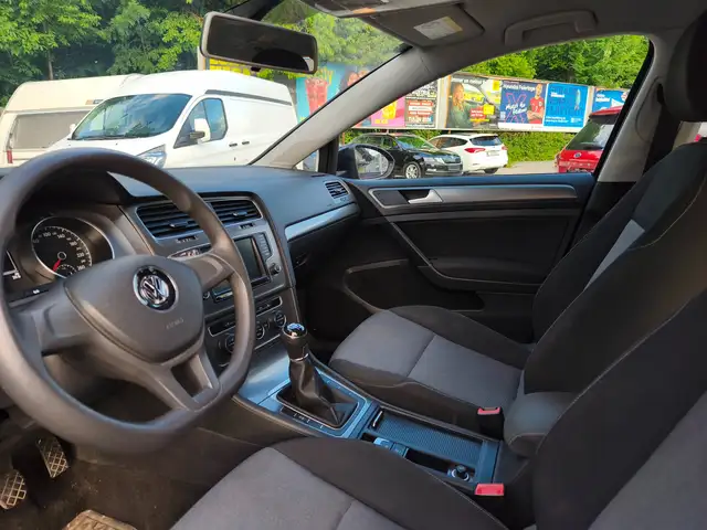 Volkswagen Golf view 9