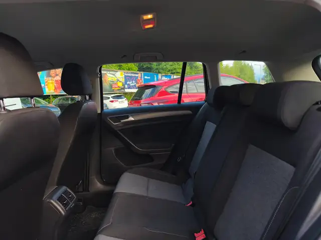 Volkswagen Golf view 10