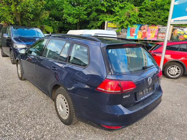 Volkswagen Golf view 5