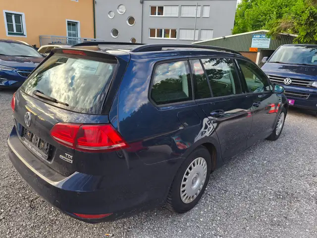 Volkswagen Golf view 6