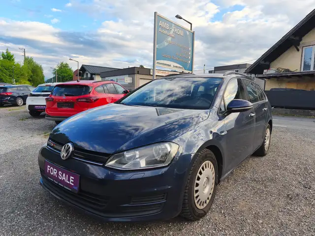 Volkswagen Golf view 2