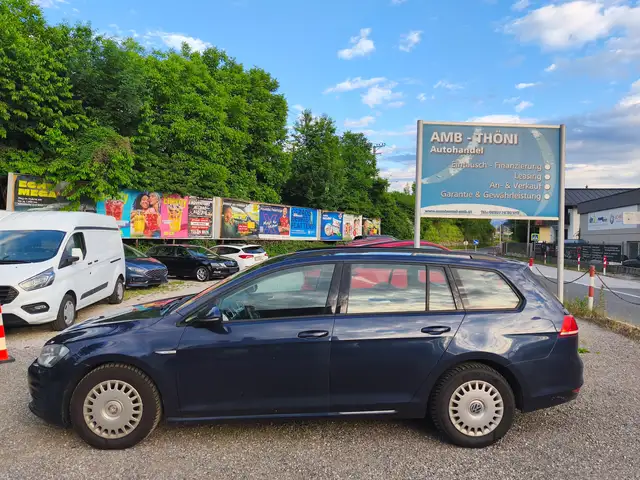 Volkswagen Golf view 4