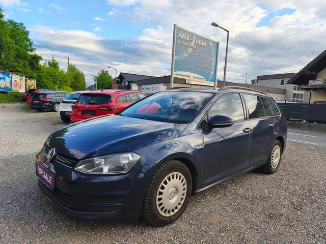 Volkswagen Golf view 3
