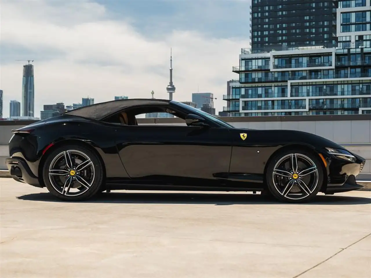 Ferrari Roma снимка Ferrari Roma