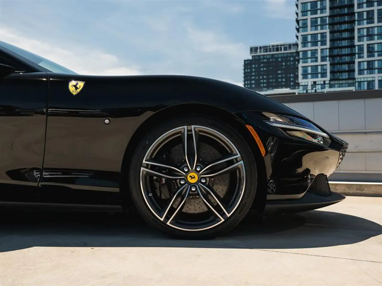 Ferrari Roma снимка Ferrari Roma