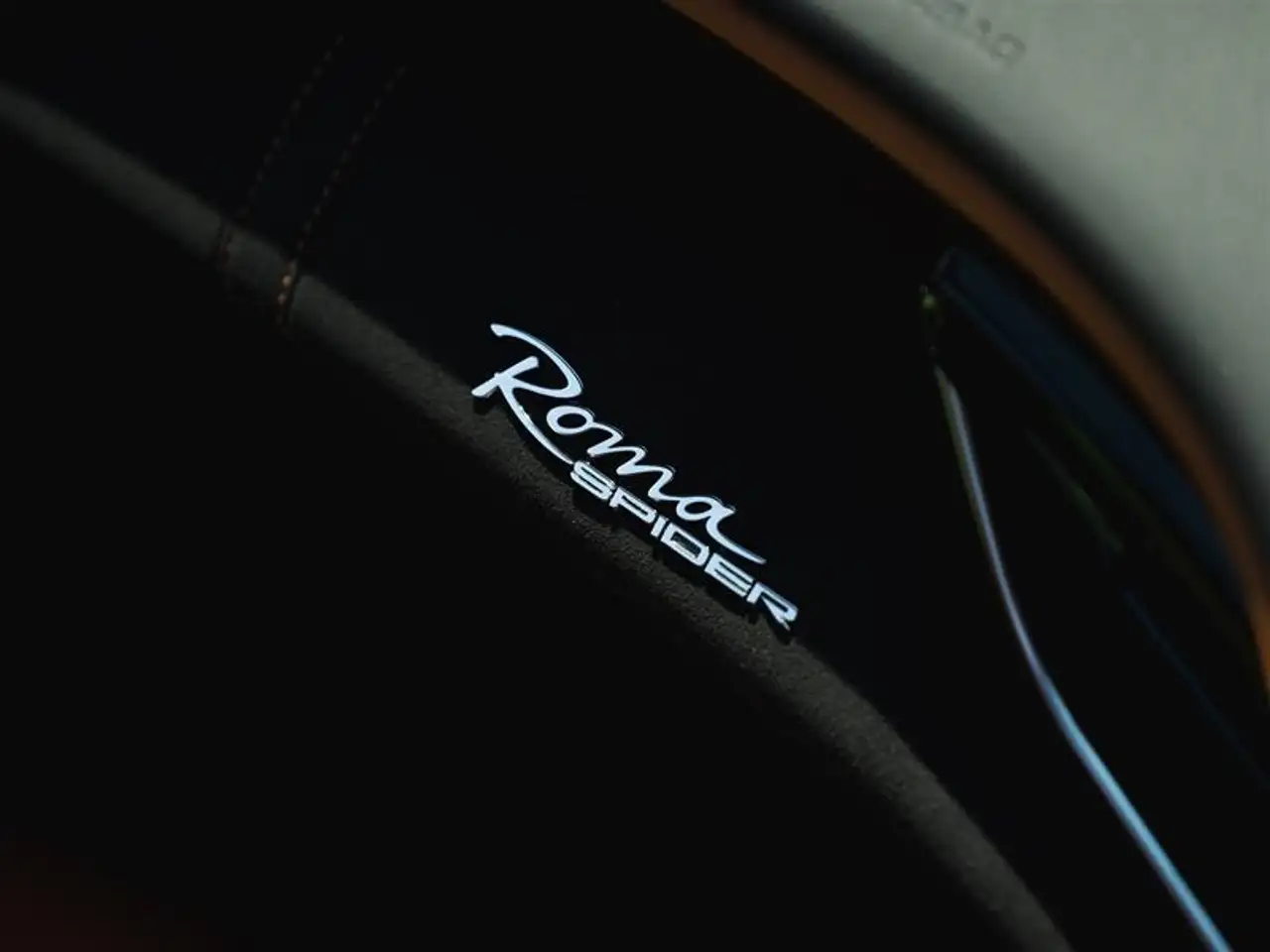Ferrari Roma снимка Ferrari Roma