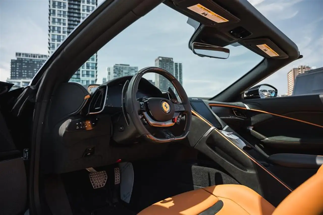 Ferrari Roma снимка Ferrari Roma
