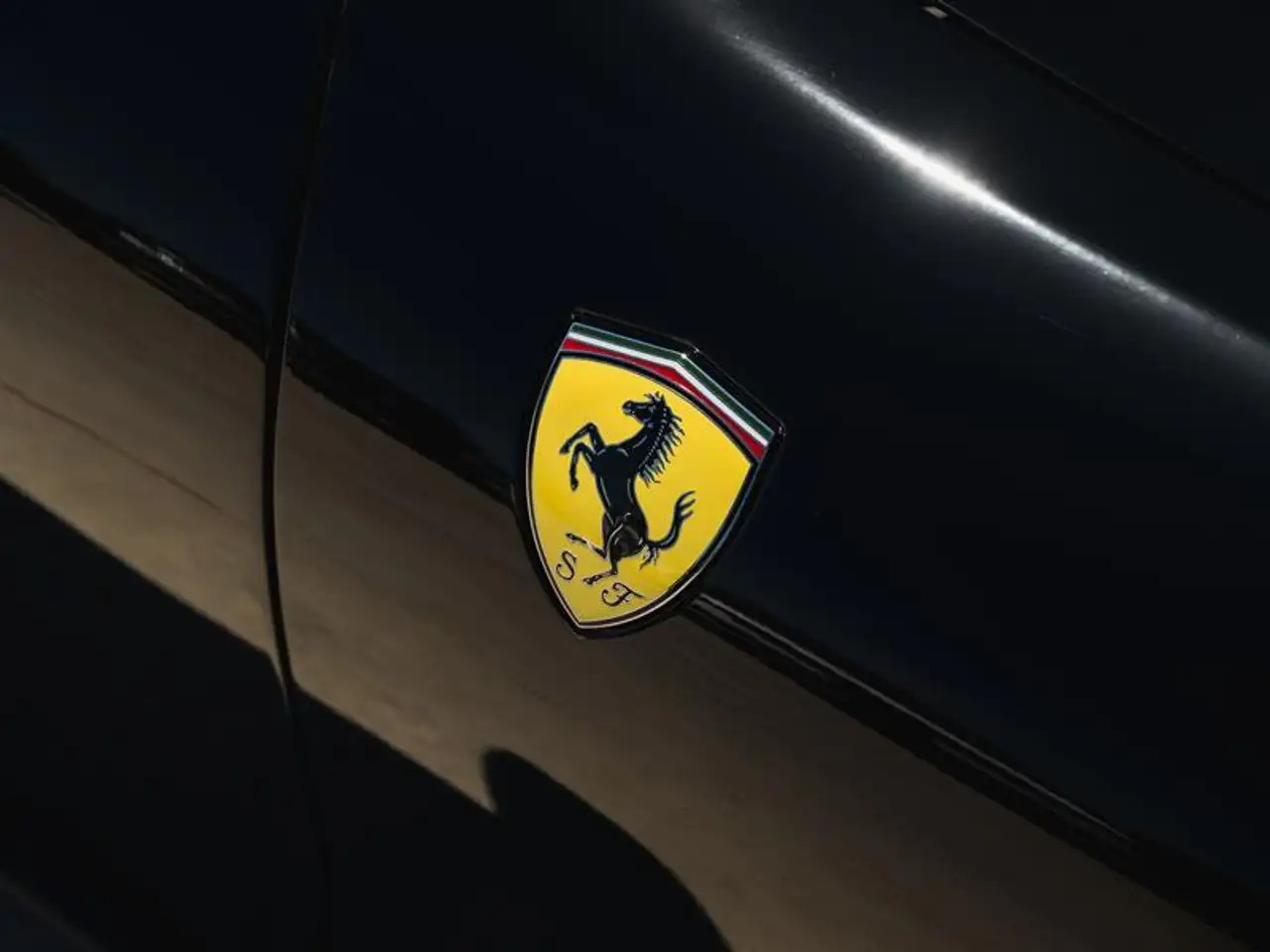 Ferrari Roma снимка Ferrari Roma