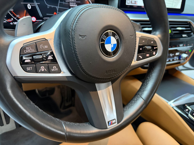 BMW 520 d Touring*M-Paket*HUD*ComfortSt*Kam*1Hand — photo 14
