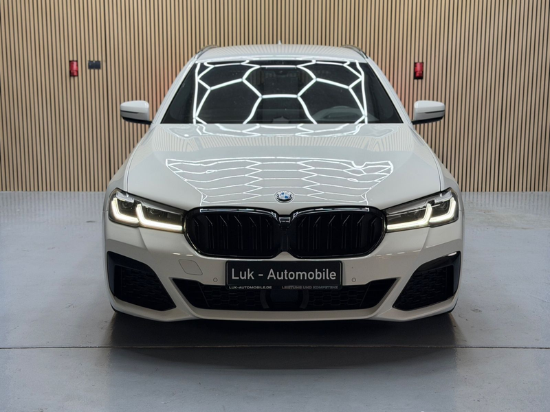 BMW 520 d Touring*M-Paket*HUD*ComfortSt*Kam*1Hand — photo 2