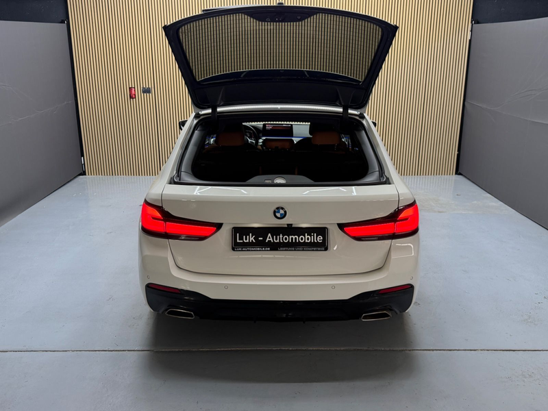 BMW 520 d Touring*M-Paket*HUD*ComfortSt*Kam*1Hand — photo 8