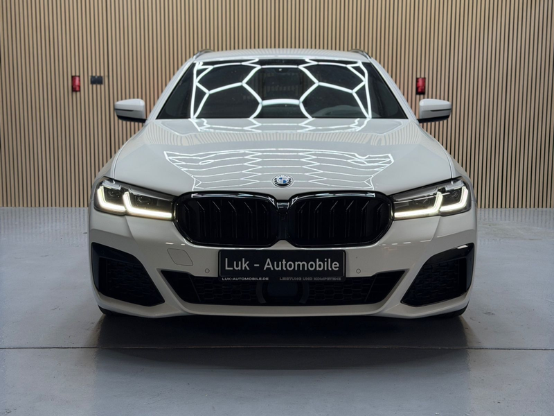 BMW 520 d Touring*M-Paket*HUD*ComfortSt*Kam*1Hand — photo 4