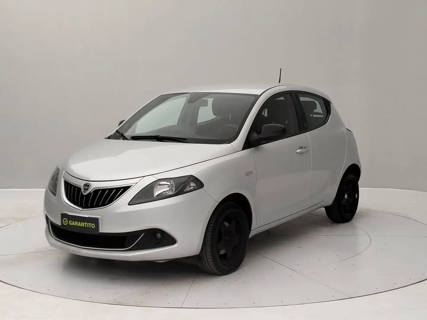 Lancia Ypsilon Ypsilon 1.0 firefly hybrid Gold s *PROMO OUTLET* Šedá - 1