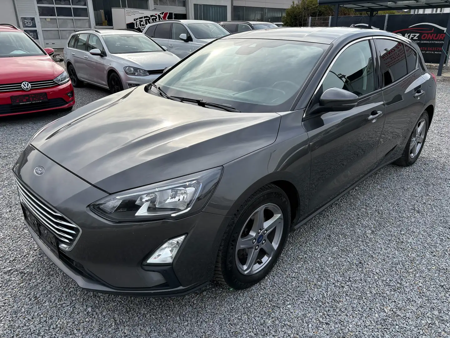 Ford Focus Focus 1,0 EcoBoost Titanium Grau - 1