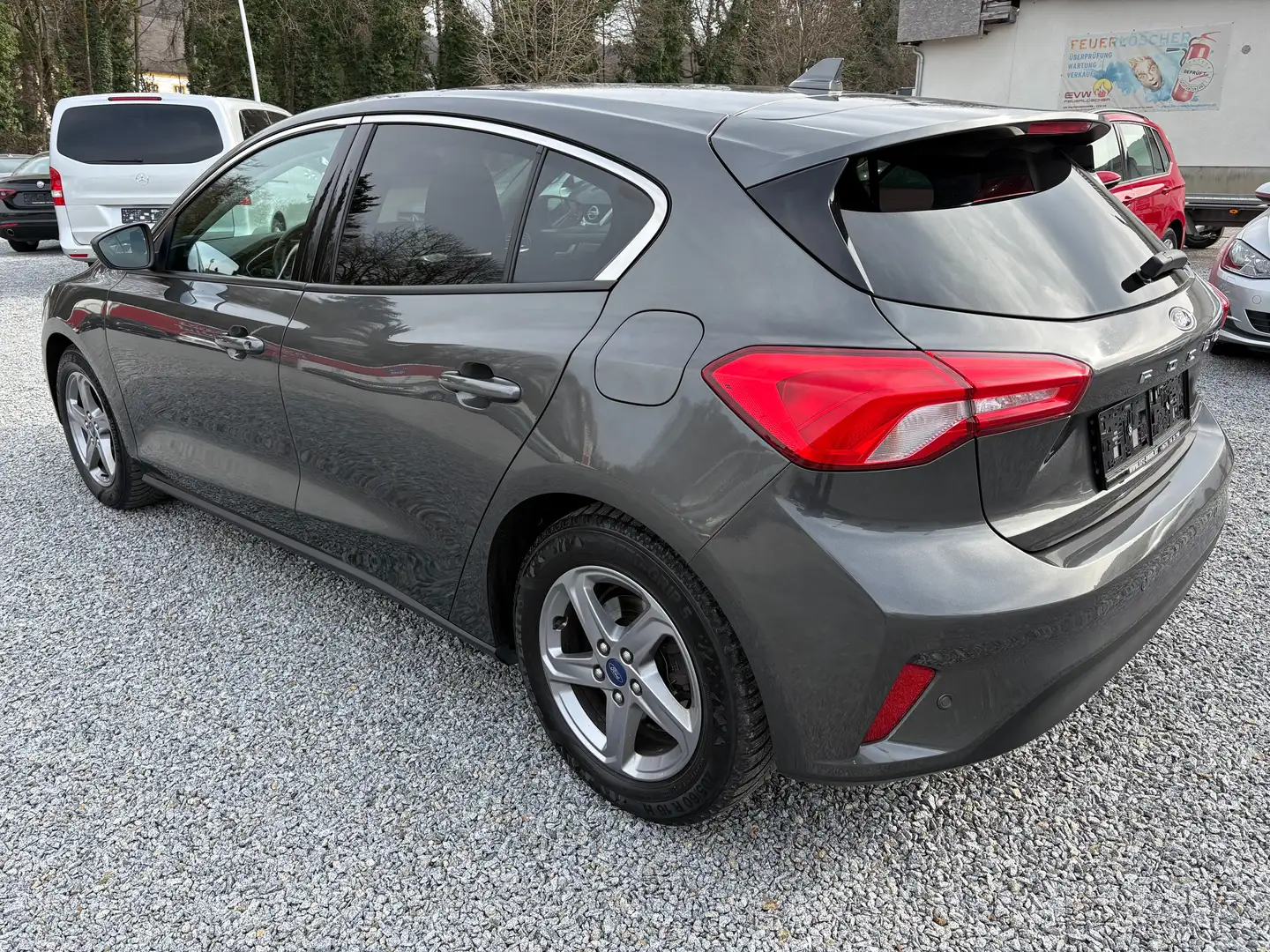 Ford Focus Focus 1,0 EcoBoost Titanium Grau - 2