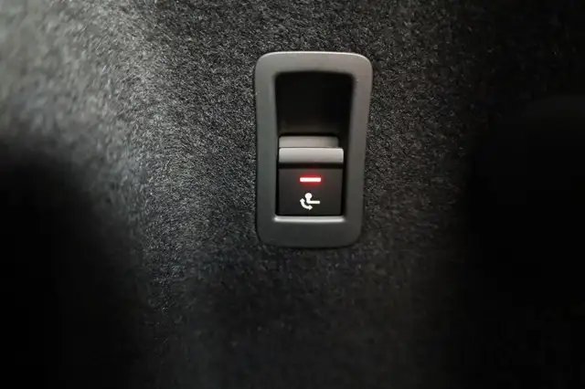 Audi Q3 TFSI quattro 150 kW quattro, AHK, Navi, AreaVie... Ansicht 14