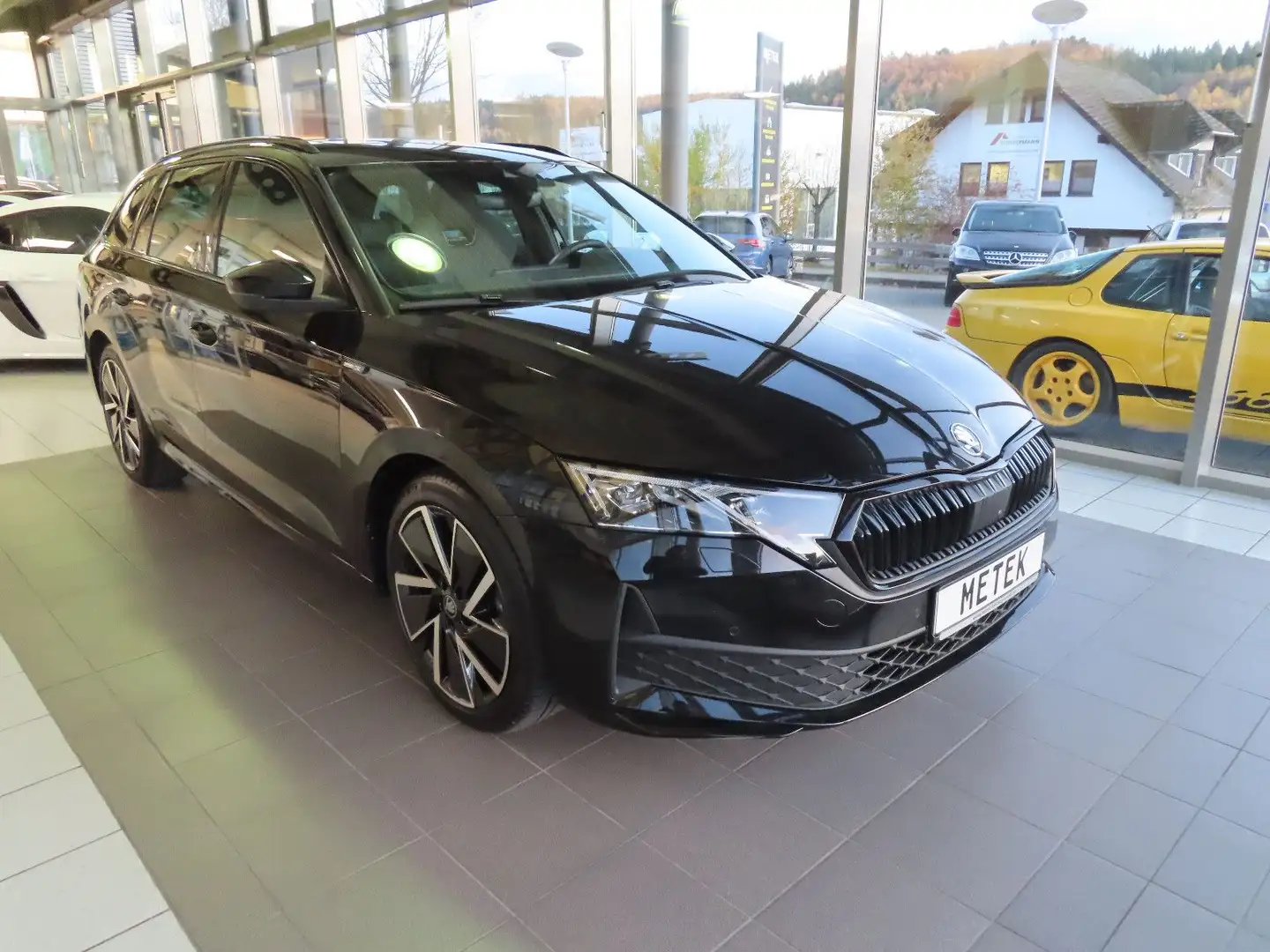 Skoda Octavia Combi 2.0 TDI 110 kW Sportline PANO Noir - 2