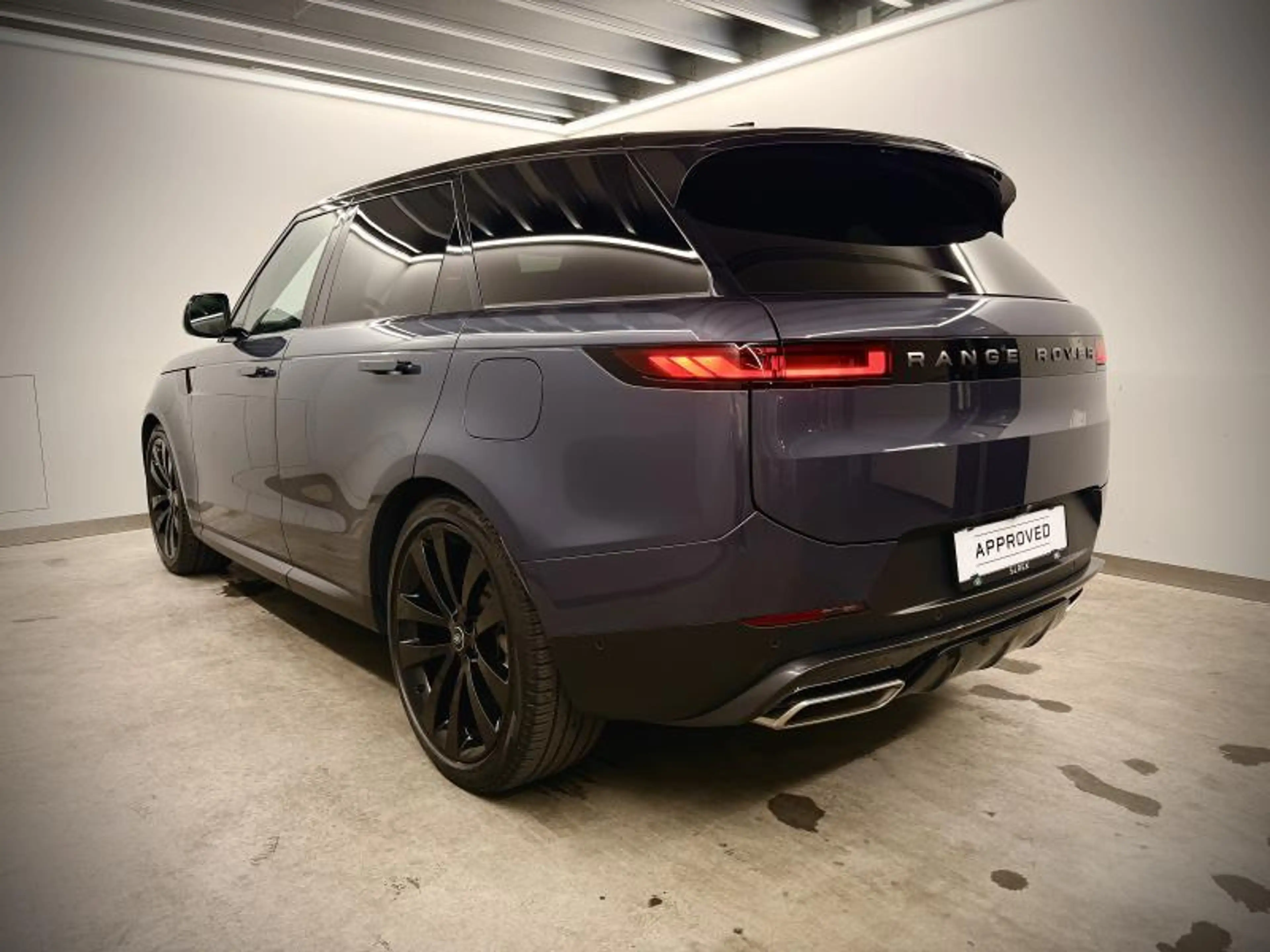 Land Rover Range Rover Sport P440e SE AWD — photo 6