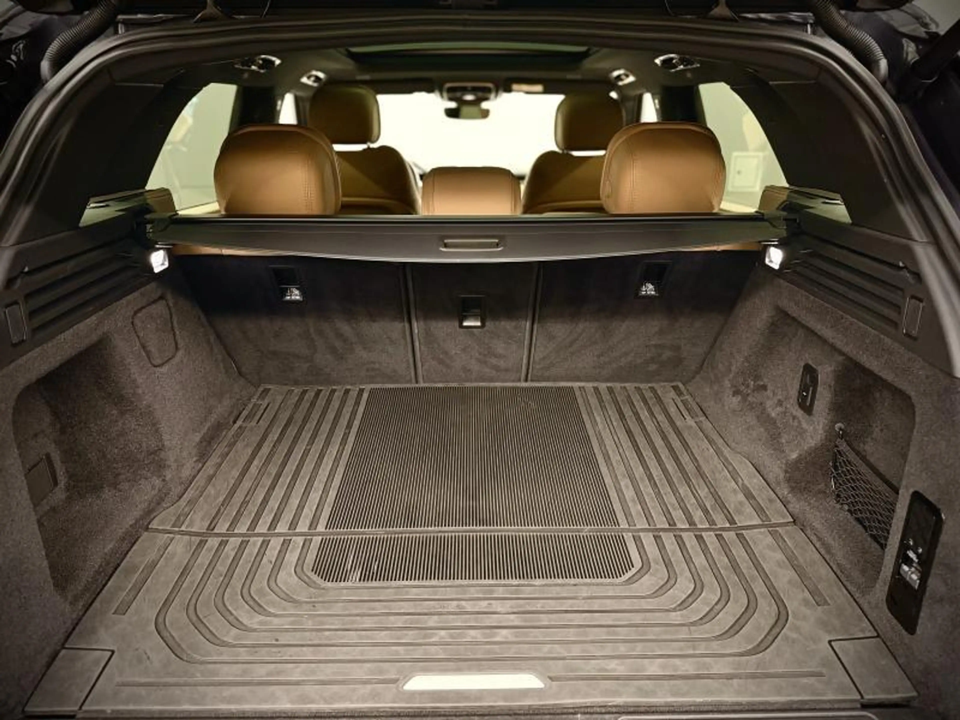 Land Rover Range Rover Sport P440e SE AWD — photo 30