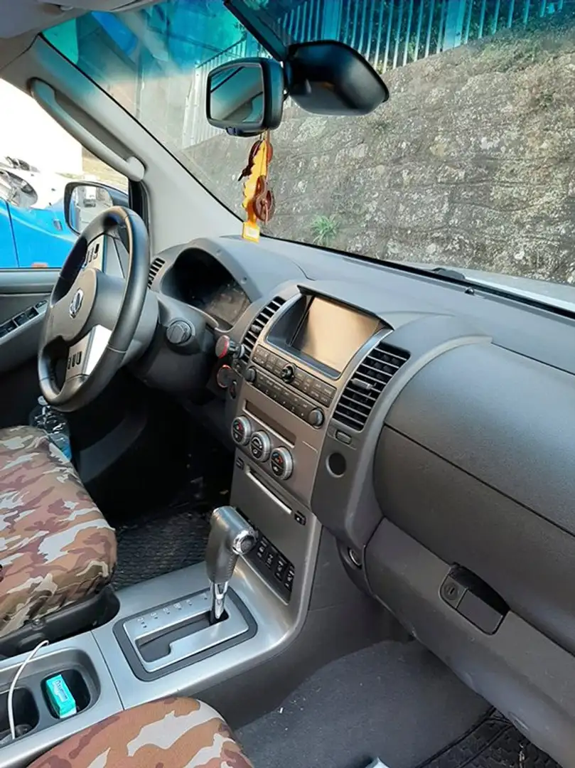 Nissan Navara Navara d.cab 2.5 dci Sport 174cv Szürke - 2